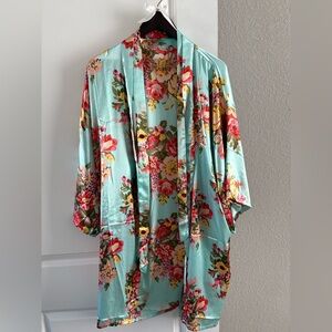 Floral Kimono Robe - Women’s Small